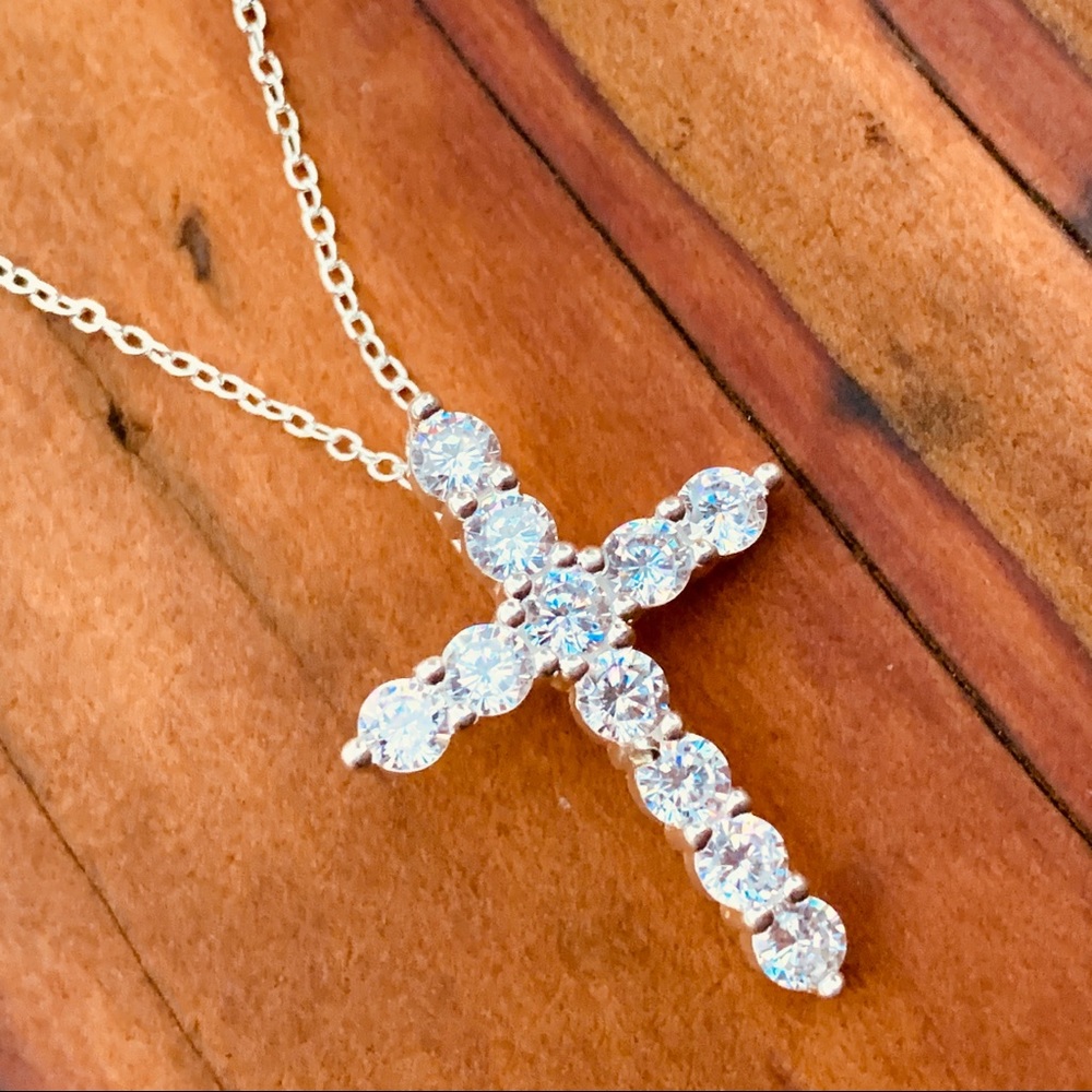 GORGEOUS ♡ AAA Cubic Zirconia Diamond CRYSTAL CROSS with Box GIFT - Picture 9 of 10